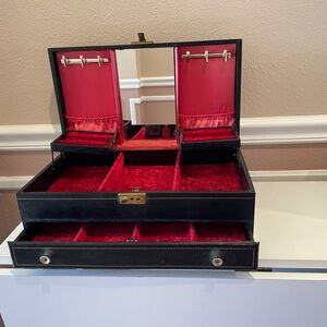 Vintage Mele black faux leather jewelry box